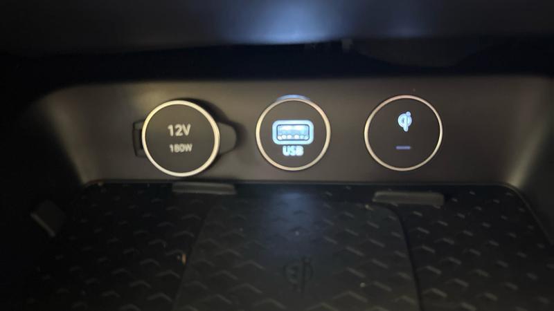 Genesis G70 Photo cohere-7990db735e50ad474b397f01c40b0233b601a584.jpg