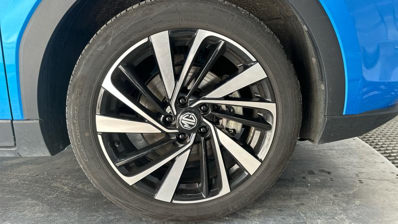 MG ZS Hybrid+ Photo cohere-7aaaf9fdeef1dd42a92f59c4bcd89866adec2def.jpg