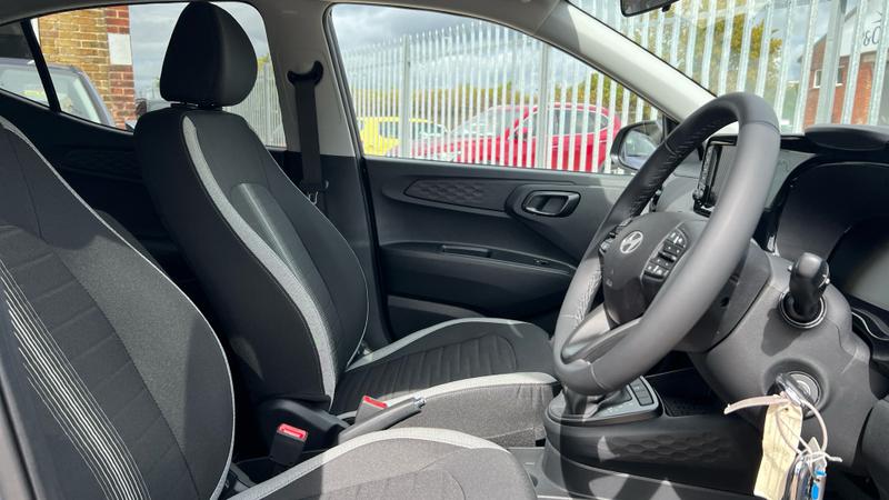 Hyundai i10 Photo cohere-7b87bd1f666095dbed49f0691d4a767177034b02.jpg