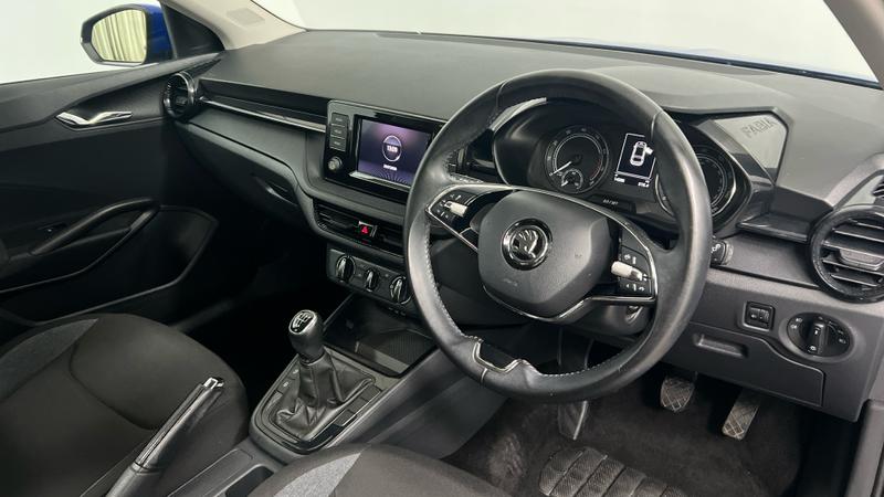 Skoda FABIA Photo cohere-7d03ef97e4b829015eae00ec16991d9e8cad1665.jpg