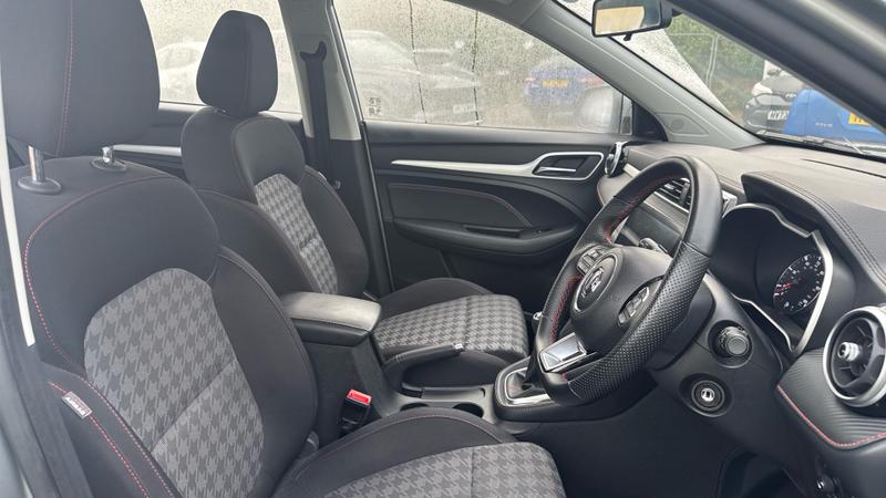 MG MG ZS Photo cohere-7eb1f2b8d42baeb34709556d42acbaccf122ffd6.jpg