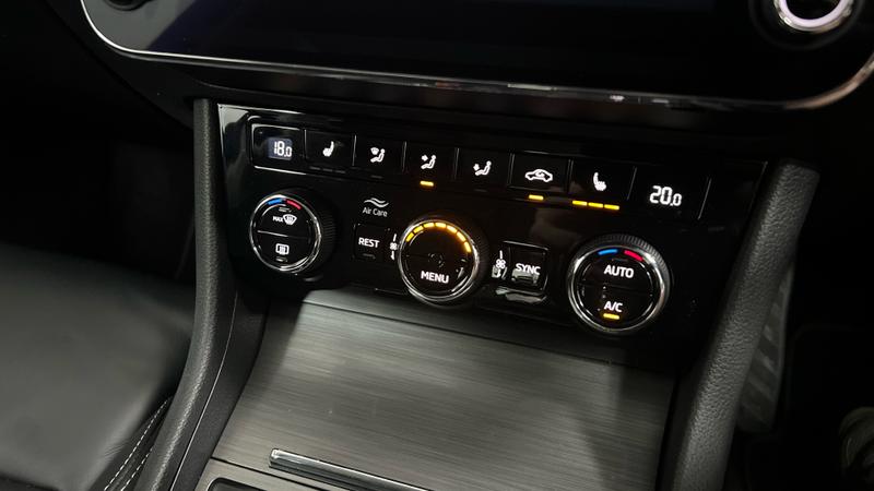 Skoda SUPERB Photo cohere-7ec4e83006c8c79a91e60e9ba1b4b59226931281.jpg