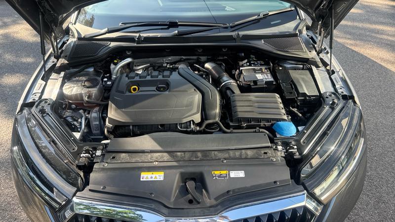 Skoda OCTAVIA Photo cohere-7f349e07bf8c7f6cdeceeb6b3e30deea981ce597.jpg