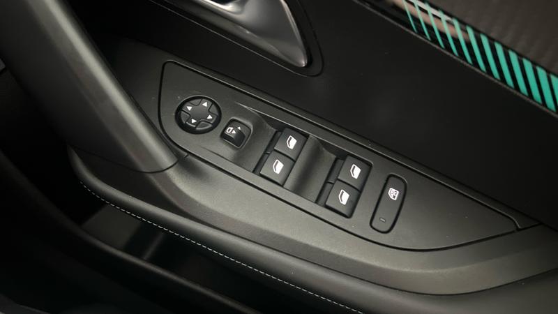 Peugeot 2008 Photo cohere-7f606d2d4fa8160ce785bb4e1d6c2024519380e3.jpg