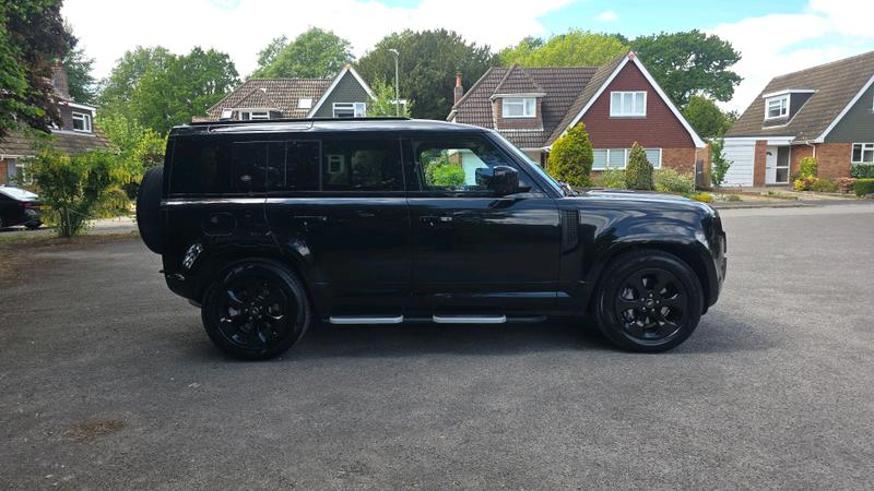 Land Rover Defender 110 Photo cohere-7f74004909dc3437c8ef96992797da5997ed6ca6.jpg
