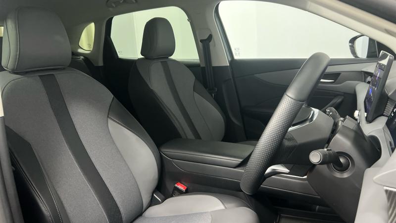 MG MGS5 EV Photo cohere-800a8ed5d5453d5c7fd2153de6a8fd2bb0ffa766.jpg