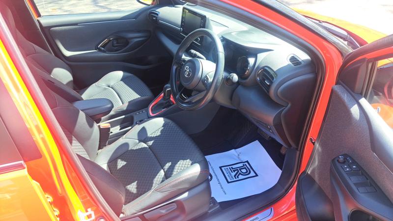 Toyota Yaris Photo cohere-8014fe275ae325887858cde77af3772f80ab4985.jpg
