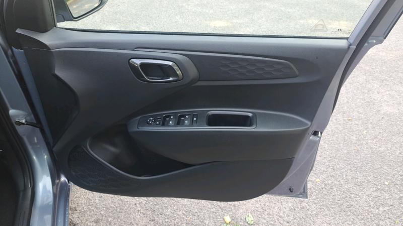 Hyundai i10 Photo cohere-810280c4cd1d8988545bcd61878239b156f95610.jpg