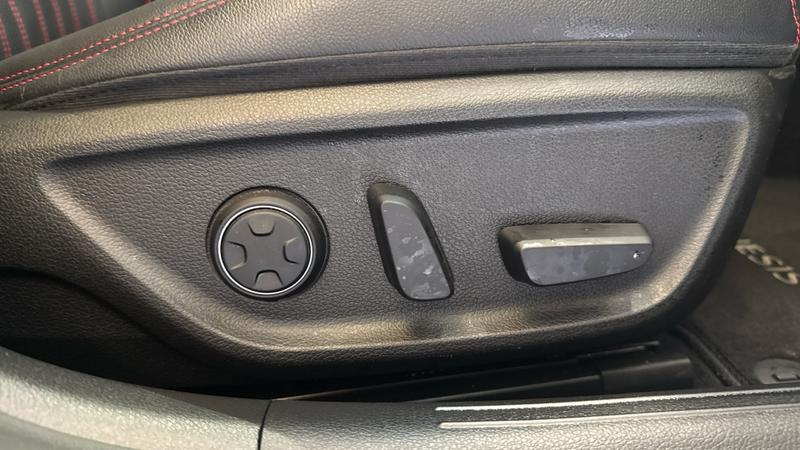 Genesis G70 Photo cohere-8137ce5cb0102666f350c4955c4241fc7ee5d51f.jpg