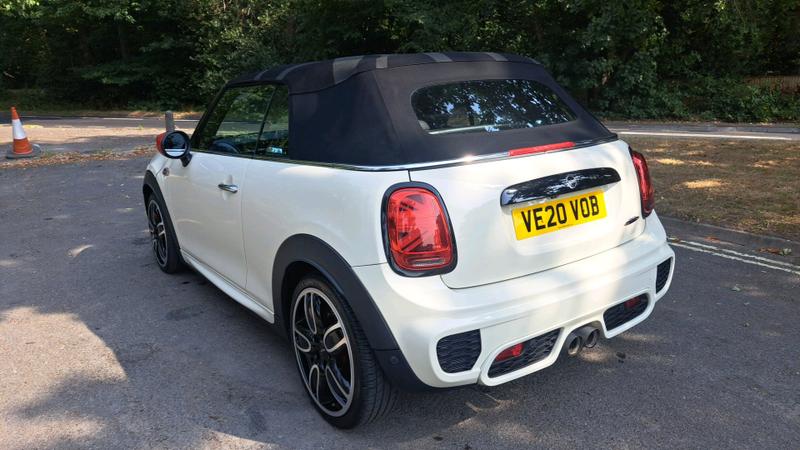 Mini Convertible Photo cohere-8248fe88c44618faf0fc726c298cd2ce1fcd9c7f.jpg
