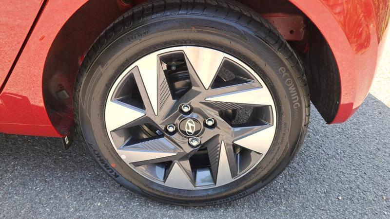 Hyundai i10 Photo cohere-83656369e4b0e895f734d7908b7f1da847db54af.jpg