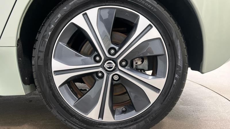 Nissan LEAF Photo cohere-837e1e437b32ec5717fe2762669638b71896651f.jpg