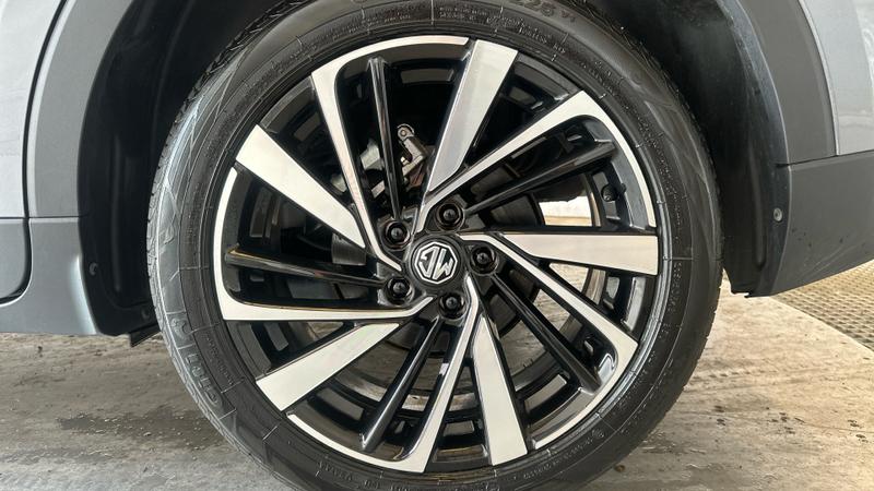MG ZS Hybrid+ Photo cohere-83ba4ff5384165fb2564afcbcbb5b2847cb82e53.jpg