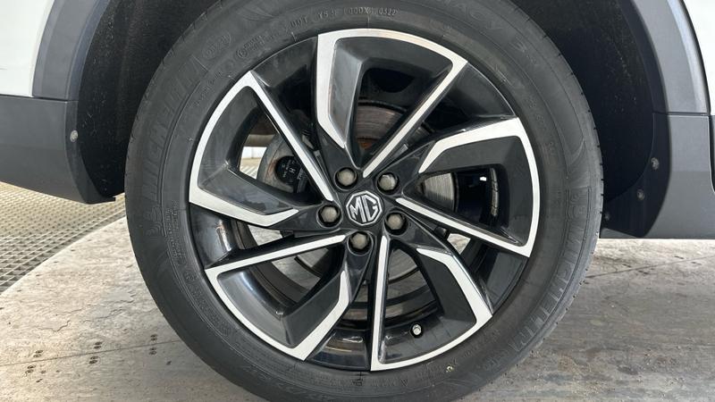 MG MG ZS Photo cohere-844eeeb870d745e66285433d2b983a0c68e1a5ad.jpg