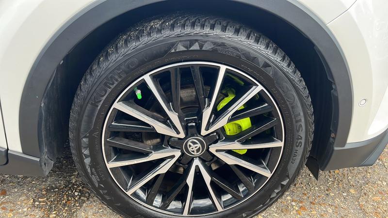 Toyota C-HR Photo cohere-84e1b10b07d9d9956d6d27c3abc21b0001d4d57f.jpg