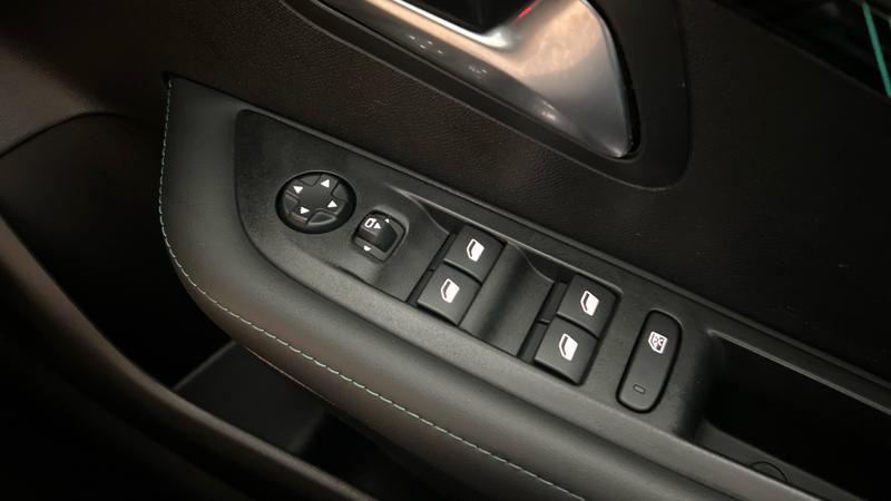 Peugeot 208 Photo cohere-854a258d03c5c43c422bbd3b8575d23221f15401.jpg