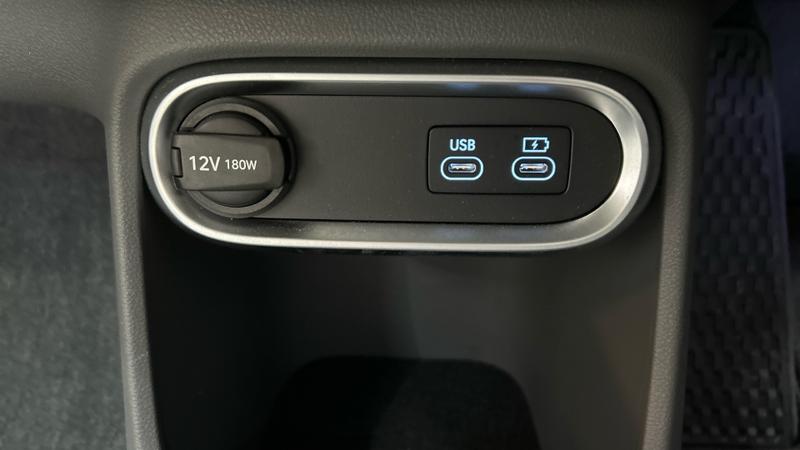 Genesis GV60 Photo cohere-8561ad81985a2c32135bce7b105ae8bf9886ea90.jpg