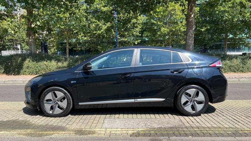 Hyundai IONIQ Photo cohere-85910e1e0c6b4f7a459cf9c60aef09e6729163d7.jpg