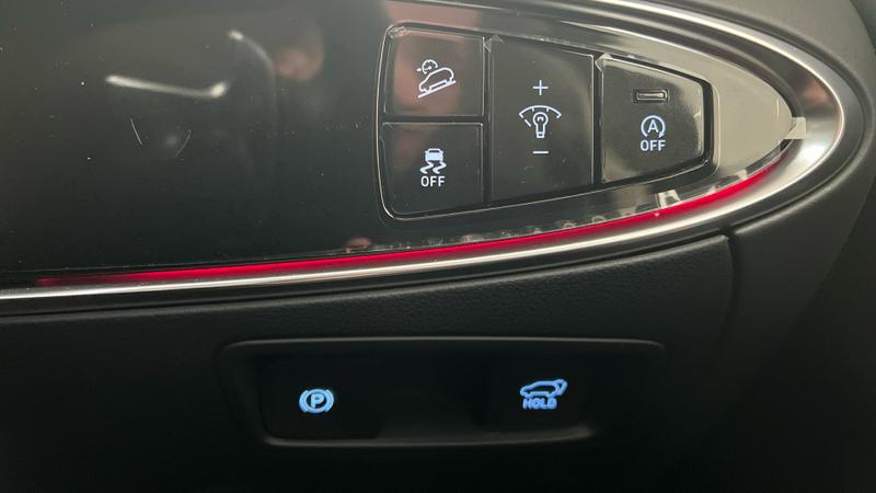Genesis GV70 Photo cohere-87710d5c7293eadbab371785b0d147b342e36cd9.jpg