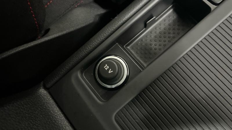 Volkswagen GOLF Photo cohere-87735a46eabd18edda774990b08100f4c2e8172f.jpg