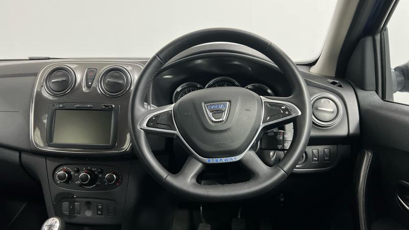 Dacia SANDERO STEPWAY Photo cohere-87a0406d9b5bb854608e4c1549c421938efbf2e0.jpg
