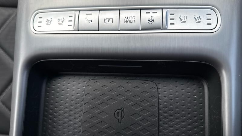 Genesis GV60 Photo cohere-88f60dbf047883d95e1e51536487f96fb09c322f.jpg