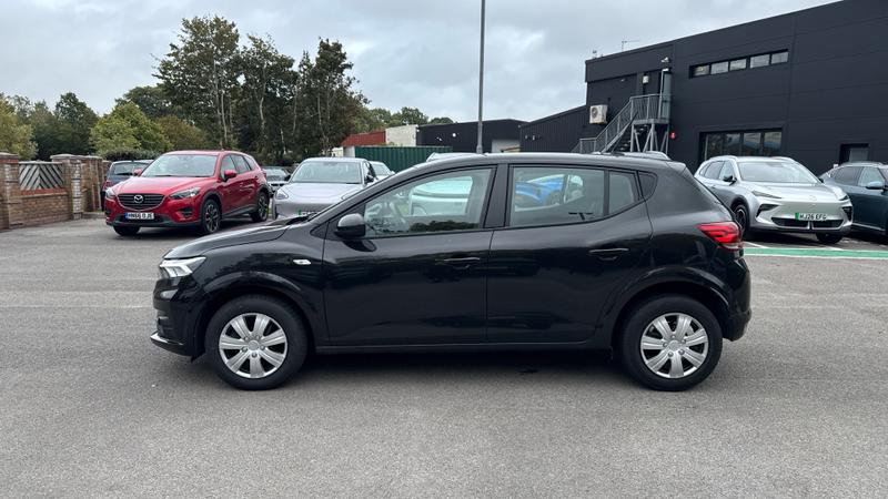 Dacia Sandero Photo cohere-894c5695b951f35fb0f79c2a4365f35875d5a735.jpg