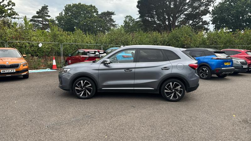 MG MG ZS Photo cohere-89b897c733d53709e877d9a0030374f9ed6ff339.jpg