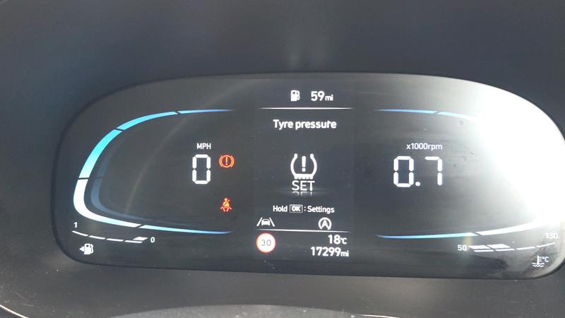 Hyundai i10 Photo cohere-8a299510063ce0a5f9acef23ef1697739dc6866b.jpg