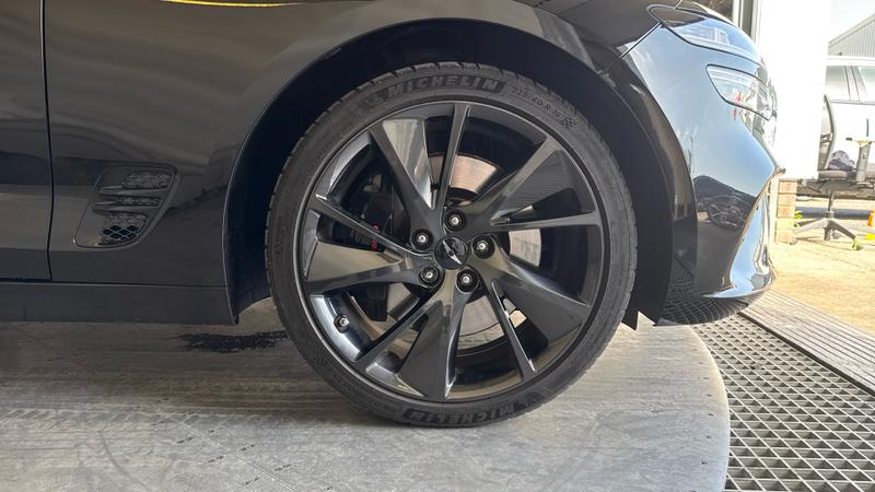 Genesis G70 Photo cohere-8b56b46871e322d0381514f725d8ad2337a58c59.jpg