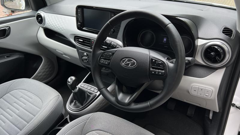 Hyundai i10 Photo cohere-8d141431ebe0afb0cf4415bd573e5d10d849ddaf.jpg