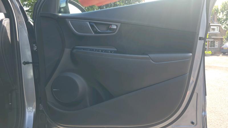 Hyundai KONA Photo cohere-8d225de5c28c286bdf22b51715da253cb113bd0a.jpg