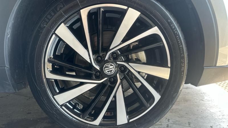 MG ZS Hybrid+ Photo cohere-8e1bca285f5e2f6258b704ab6e2ddfa2534d3c7e.jpg