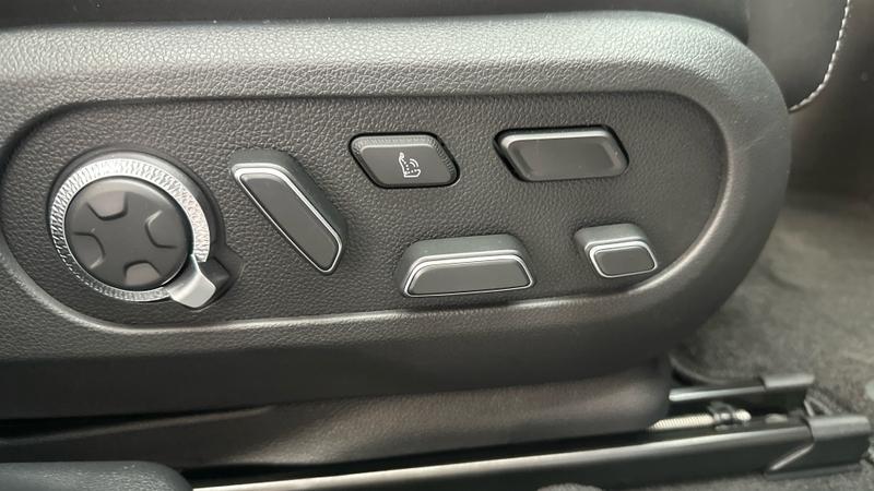Genesis GV60 Photo cohere-8e2869b6fc826c5f99ae59868a67f74d68248103.jpg