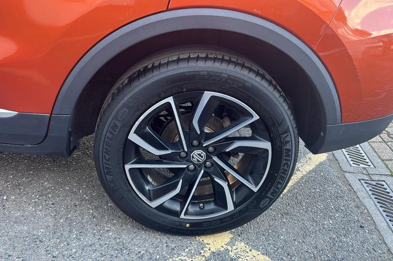 MG ZS Photo cohere-8f1fb622295ef28273175dd2763899d86b8be538.jpg