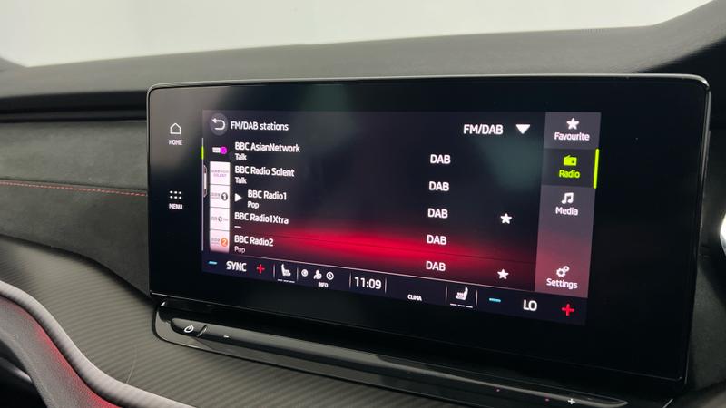 Skoda OCTAVIA Photo cohere-8f26fc63aff50d83f7fc163814c8340c9e6832d6.jpg