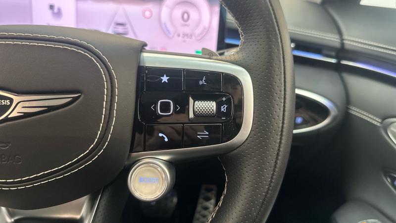 Genesis GV70 Photo cohere-8f8bea3c0c9d2171aac4021235c6d52715199003.jpg
