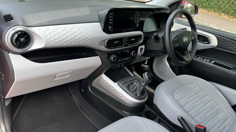 Hyundai i10 Photo cohere-90399d378a5315501b4941bd57dc71f738a9f2fd.jpg