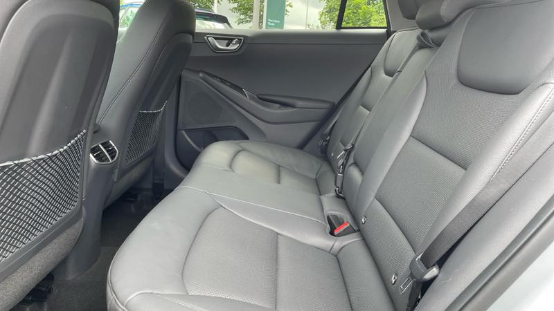 Hyundai IONIQ Photo cohere-91835f885a0a978db7e8c6a4c25b333bc8b8a15b.jpg