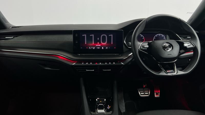 Skoda OCTAVIA Photo cohere-935ffde91087890880b9dd987175ab2a4922e079.jpg