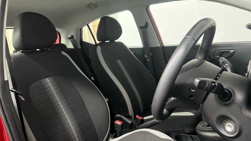 Hyundai i10 Photo cohere-9378415340f1e099a80ef45be65811b2b7903fea.jpg