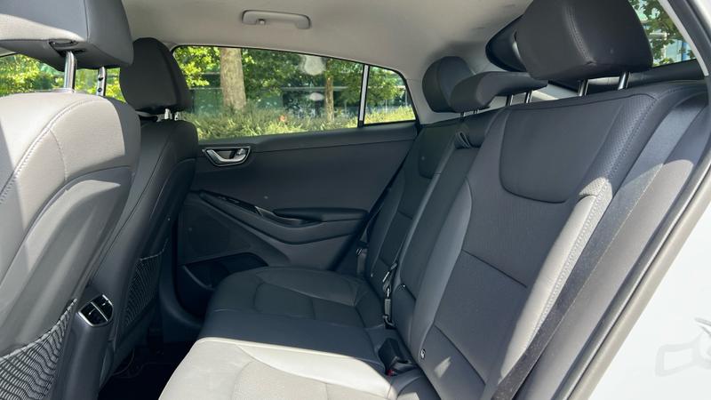 Hyundai IONIQ Photo cohere-94380f5160b1ab4493b3447d372c0ecc19816439.jpg