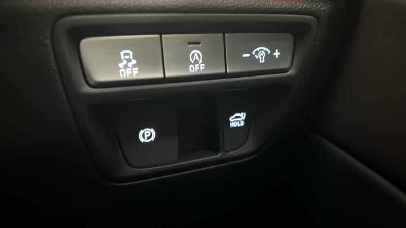 Genesis G80 Photo cohere-9542f856e843b7b57225dab9b2eae0ca4e45a885.jpg
