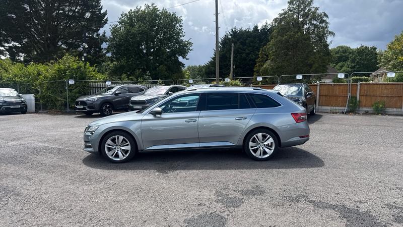 Skoda SUPERB Photo cohere-95c70792dc8976b4a0f13010f9dbca4a563b00ec.jpg