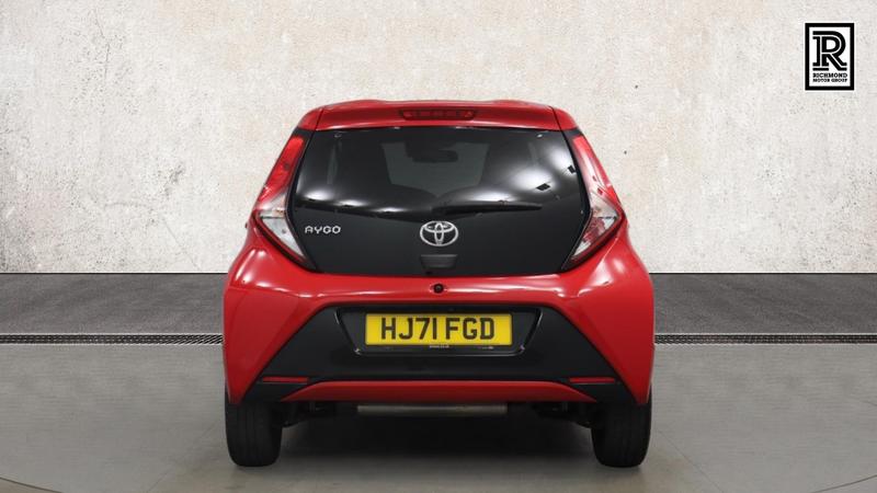 Toyota AYGO Photo cohere-95deec973bf1764eaa3d915e6d4097efa970959e.jpg