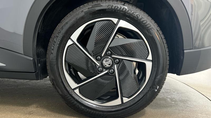 MG MGS5 EV Photo cohere-97525db54539b95d63a50b4a519fda09a740af87.jpg