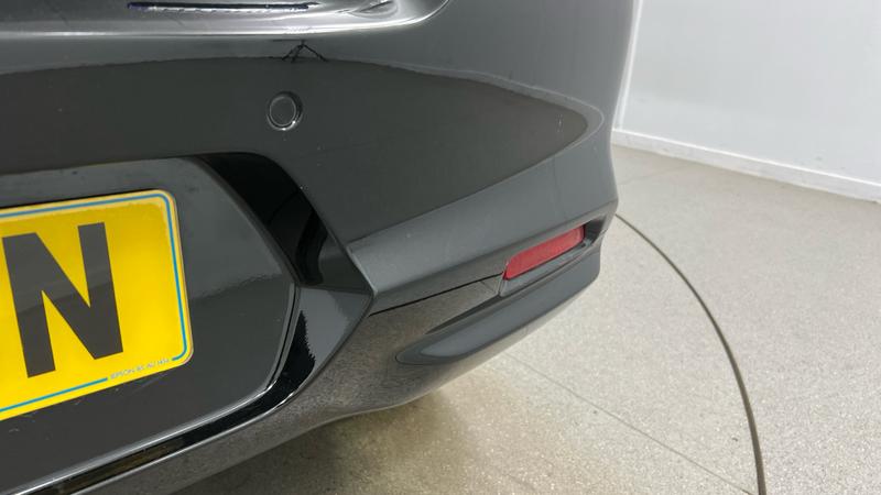 Suzuki SWIFT Photo cohere-977c90a90d34f56c5f37341129557d36bc68aebc.jpg