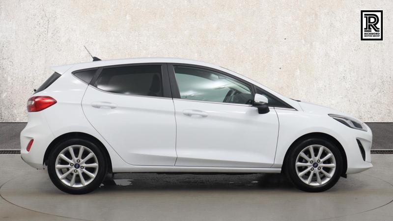 Ford FIESTA Photo cohere-97adca2681dfcb1535b1d82f19efea42a81c9766.jpg