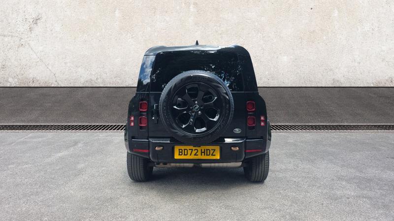 Land Rover Defender 110 Photo cohere-97e5b1e7c06b6ee853967e7302f35f0f48896ecd.jpg