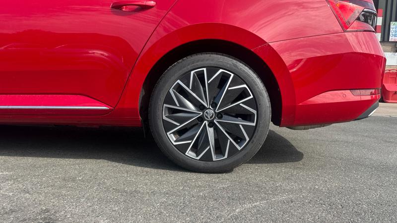 Skoda SUPERB Photo cohere-97fc9c8455290b81aa49db15bfa2aac4e1041ed6.jpg